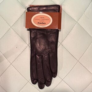 Fownes Women's Black Leather Gloves